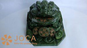 Cách đặt ông cóc trên bàn thờ Thần Tài hợp phong thủy