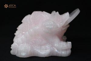 đặt ông cóc trên bàn thờ thần tài